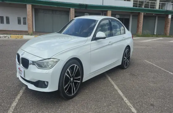BMW 320i 2.0 SPORT 16V TURBO GASOLINA 4P AUTOMÁTICO BMW 320i 2.0 SPORT 16V TURBO GASOLINA 4P AUTOMÁTICO