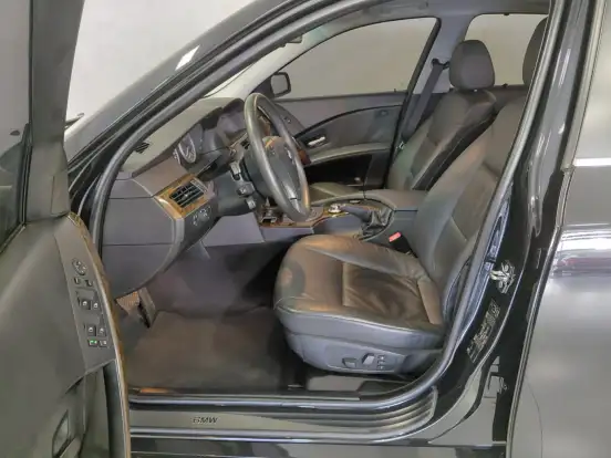 BMW-545i-2005
