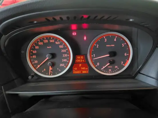 BMW-545i-4.4 SPORT SEDAN V8 32V GASOLINA 4P AUTOMÁTICO BMW-545i-2005