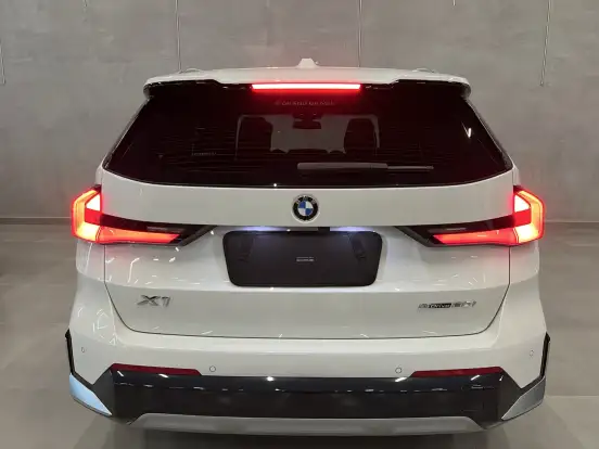 BMW-X1-2024