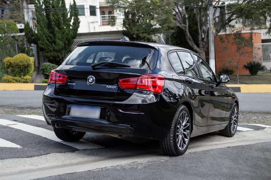 BMW-120i-2015