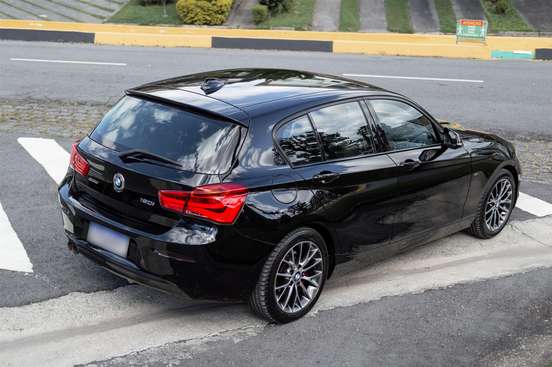 BMW-120i-2015