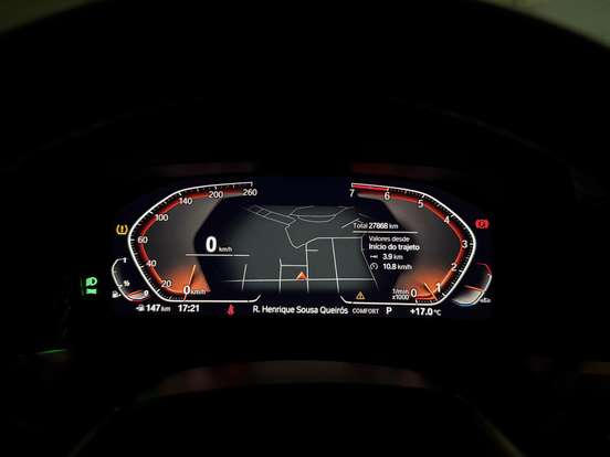 BMW-320i-2020