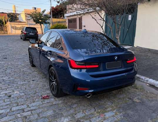 BMW-320i-2020