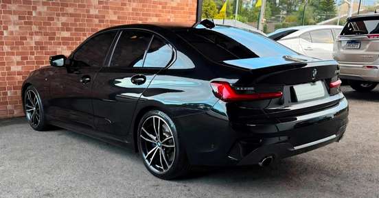 BMW-330i-2019
