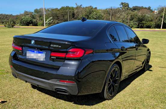 BMW-530e-2022