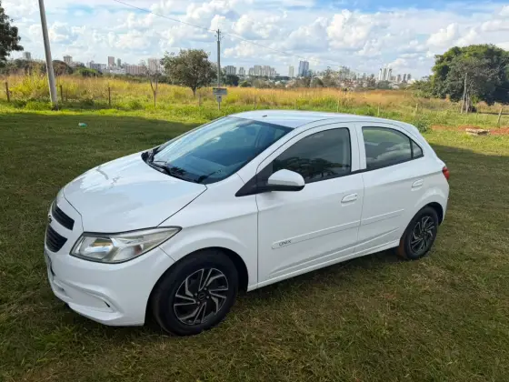 CHEVROLET ONIX 1.0 MPFI JOY 8V FLEX 4P MANUAL CHEVROLET ONIX 1.0 MPFI JOY 8V FLEX 4P MANUAL