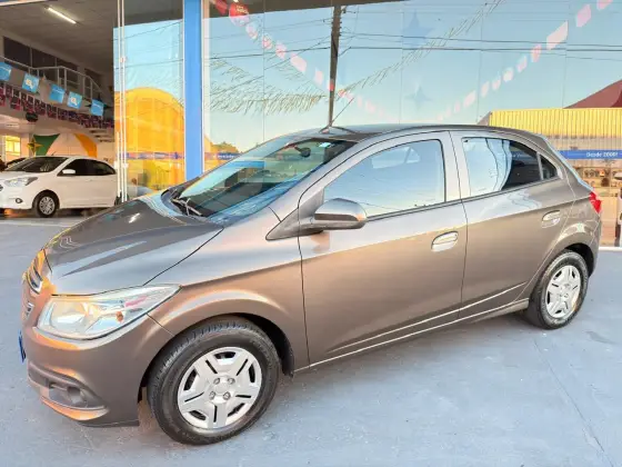 CHEVROLET ONIX 1.0 MPFI LT 8V FLEX 4P MANUAL CHEVROLET ONIX 1.0 MPFI LT 8V FLEX 4P MANUAL