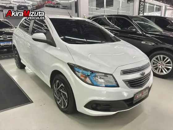 CHEVROLET ONIX 1.4 MPFI LT 8V FLEX 4P MANUAL CHEVROLET ONIX 1.4 MPFI LT 8V FLEX 4P MANUAL