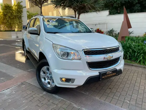 CHEVROLET S10 2.5 LTZ 4X2 CD 16V FLEX 4P MANUAL CHEVROLET S10 2.5 LTZ 4X2 CD 16V FLEX 4P MANUAL