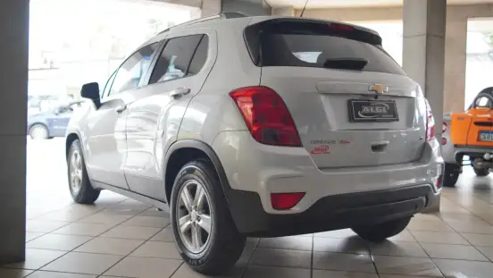 CHEVROLET-TRACKER-2018