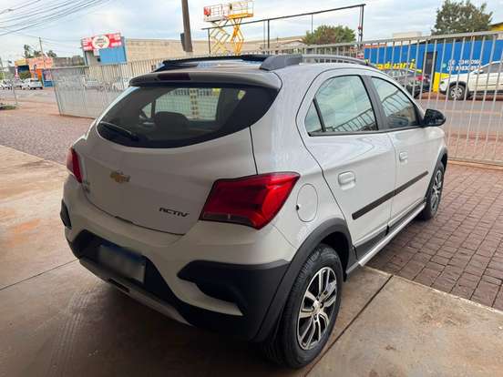 CHEVROLET-ONIX-1.4 MPFI ACTIV 8V FLEX 4P AUTOMÁTICO CHEVROLET-ONIX-2017