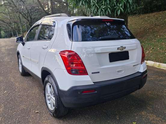 CHEVROLET-TRACKER-2016