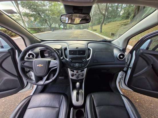 CHEVROLET-TRACKER-2016