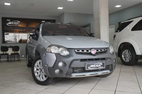 FIAT STRADA 1.8 MPI ADVENTURE CD 16V FLEX 3P MANUAL FIAT STRADA 1.8 MPI ADVENTURE CD 16V FLEX 3P MANUAL
