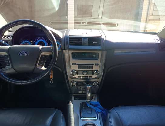 FORD-FUSION-2010