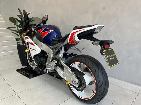 HONDA-CBR 1000RR FIREBLADE-2011