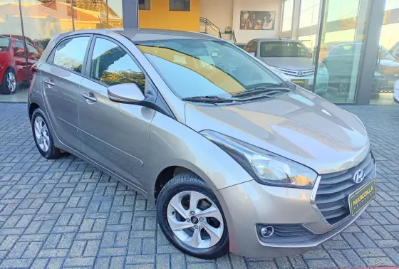 HYUNDAI HB20 1.0 COMFORT PLUS 12V TURBO FLEX 4P MANUAL HYUNDAI HB20 1.0 COMFORT PLUS 12V TURBO FLEX 4P MANUAL