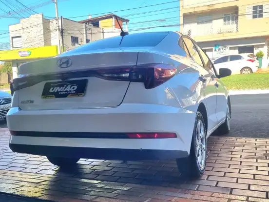 HYUNDAI-HB20S-1.0 12V FLEX COMFORT PLUS MANUAL HYUNDAI-HB20S-2023