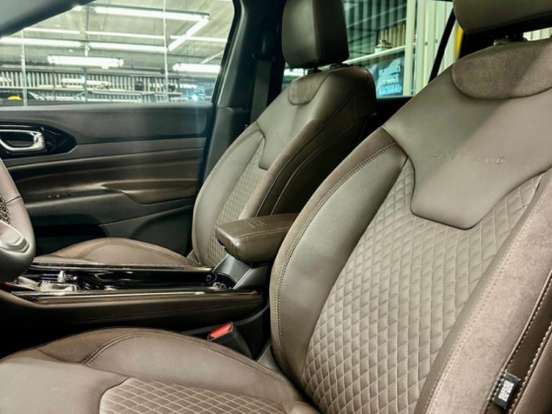 JEEP-COMMANDER-2.0 HURRICANE 4 TURBO GASOLINA OVERLAND AT9 JEEP-COMMANDER-2025