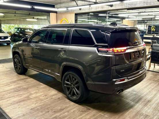 JEEP-COMMANDER-2.0 HURRICANE 4 TURBO GASOLINA OVERLAND AT9 JEEP-COMMANDER-2025