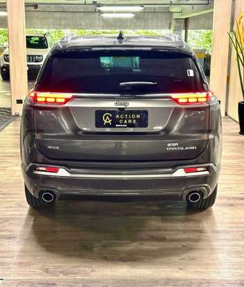 JEEP-COMMANDER-2025