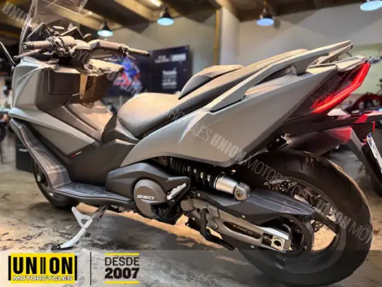 KYMCO-AK 550i-2022