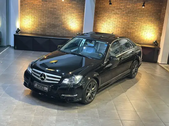 MERCEDES-BENZ-C 200-1.8 CGI AVANTGARDE 16V GASOLINA 4P AUTOMÁTICO MERCEDES-BENZ-C 200-2013