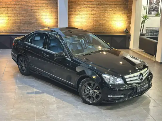 MERCEDES-BENZ-C 200-1.8 CGI AVANTGARDE 16V GASOLINA 4P AUTOMÁTICO MERCEDES-BENZ-C 200-2013