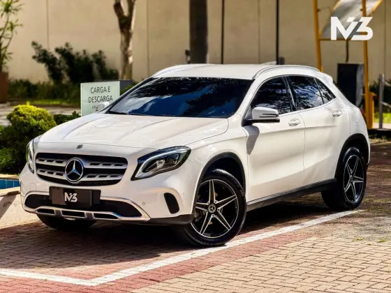 MERCEDES-BENZ GLA 200 1.6 CGI FLEX ADVANCE 7G-DCT MERCEDES-BENZ GLA 200 1.6 CGI FLEX ADVANCE 7G-DCT