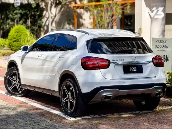 MERCEDES-BENZ-GLA 200-1.6 CGI FLEX ADVANCE 7G-DCT MERCEDES-BENZ-GLA 200-2020