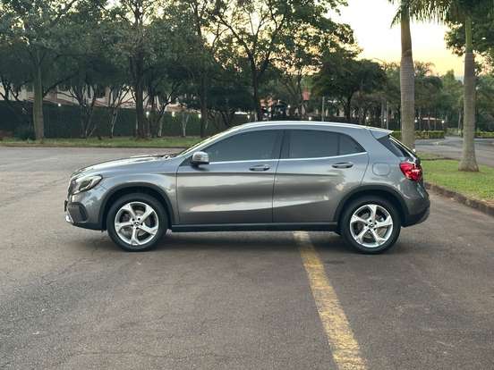 MERCEDES-BENZ-GLA 200-2019