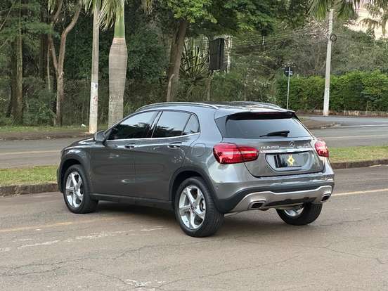 MERCEDES-BENZ-GLA 200-1.6 CGI FLEX ADVANCE 7G-DCT MERCEDES-BENZ-GLA 200-2019
