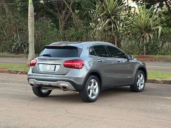 MERCEDES-BENZ-GLA 200-2019