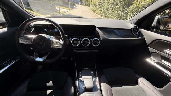 MERCEDES-BENZ-GLA 200-2022