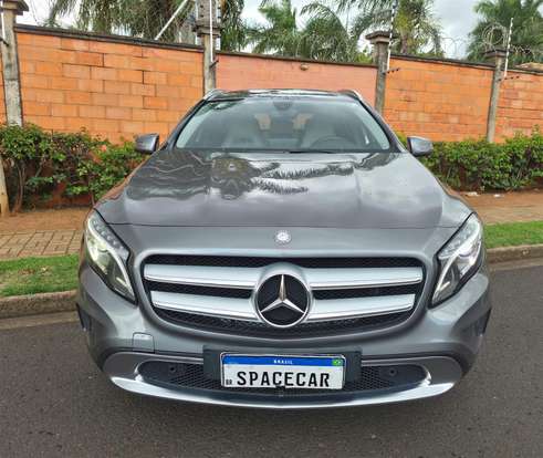 MERCEDES-BENZ-GLA 200-2016