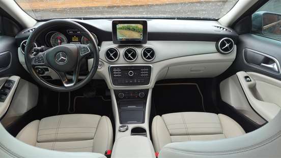 MERCEDES-BENZ-GLA 200-2016
