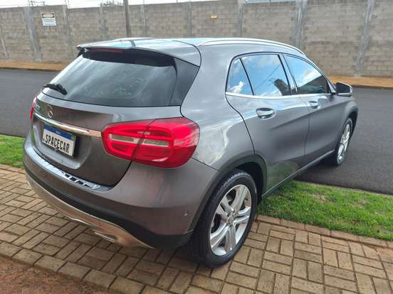 MERCEDES-BENZ-GLA 200-1.6 CGI ADVANCE 16V TURBO FLEX 4P AUTOMÁTICO MERCEDES-BENZ-GLA 200-2016