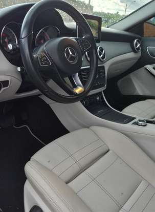 MERCEDES-BENZ-GLA 200-2016