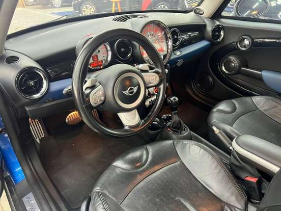MINI-COOPER-2010