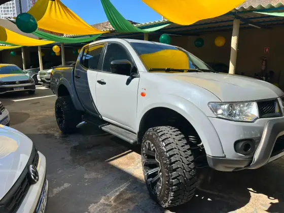 MITSUBISHI L200 TRITON 3.2 HPE 4X4 CD 16V TURBO INTERCOOLER DIESEL 4P AUTOMÁTICO