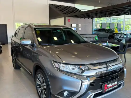 MITSUBISHI-OUTLANDER-2.0 MIVEC GASOLINA HPE AUTOMÁTICO MITSUBISHI-OUTLANDER-2021