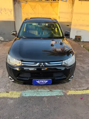 MITSUBISHI OUTLANDER 3.0 GT 4X4 V6 24V GASOLINA 4P AUTOMÁTICO