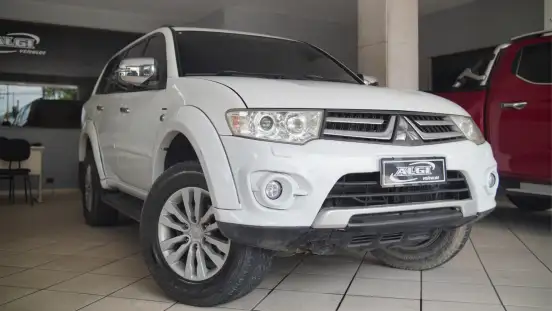 MITSUBISHI-PAJERO-3.5 HPE 4X4 7 LUGARES V6 24V FLEX 4P AUTOMÁTICO MITSUBISHI-PAJERO-2015