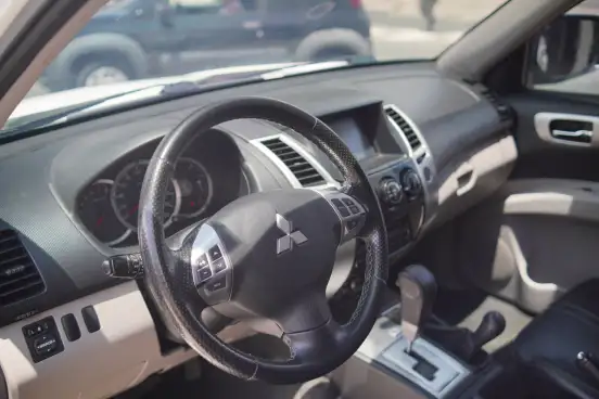 MITSUBISHI-PAJERO-3.5 HPE 4X4 7 LUGARES V6 24V FLEX 4P AUTOMÁTICO MITSUBISHI-PAJERO-2015