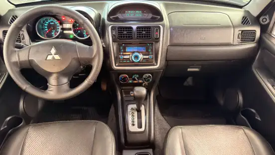MITSUBISHI-PAJERO TR4-2012