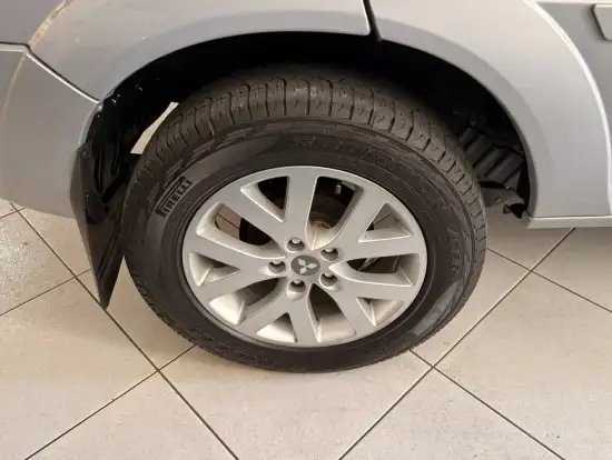 MITSUBISHI-PAJERO TR4-2012