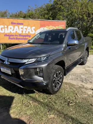 MITSUBISHI TRITON 2.4 BITURBO DIESEL CD HPE-S 4X4 AUTOMÁTICO