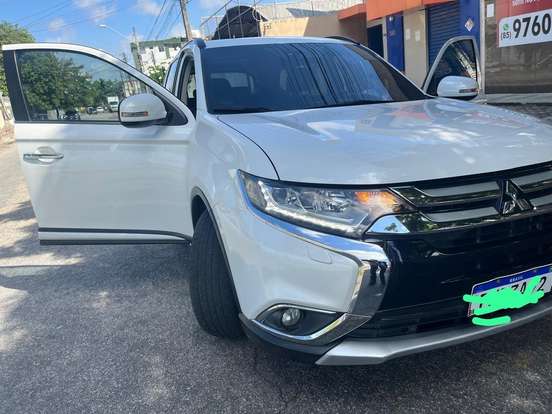 MITSUBISHI-OUTLANDER-2.2 4X4 16V DIESEL 4P AUTOMÁTICO MITSUBISHI-OUTLANDER-2015