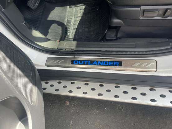 MITSUBISHI-OUTLANDER-2015